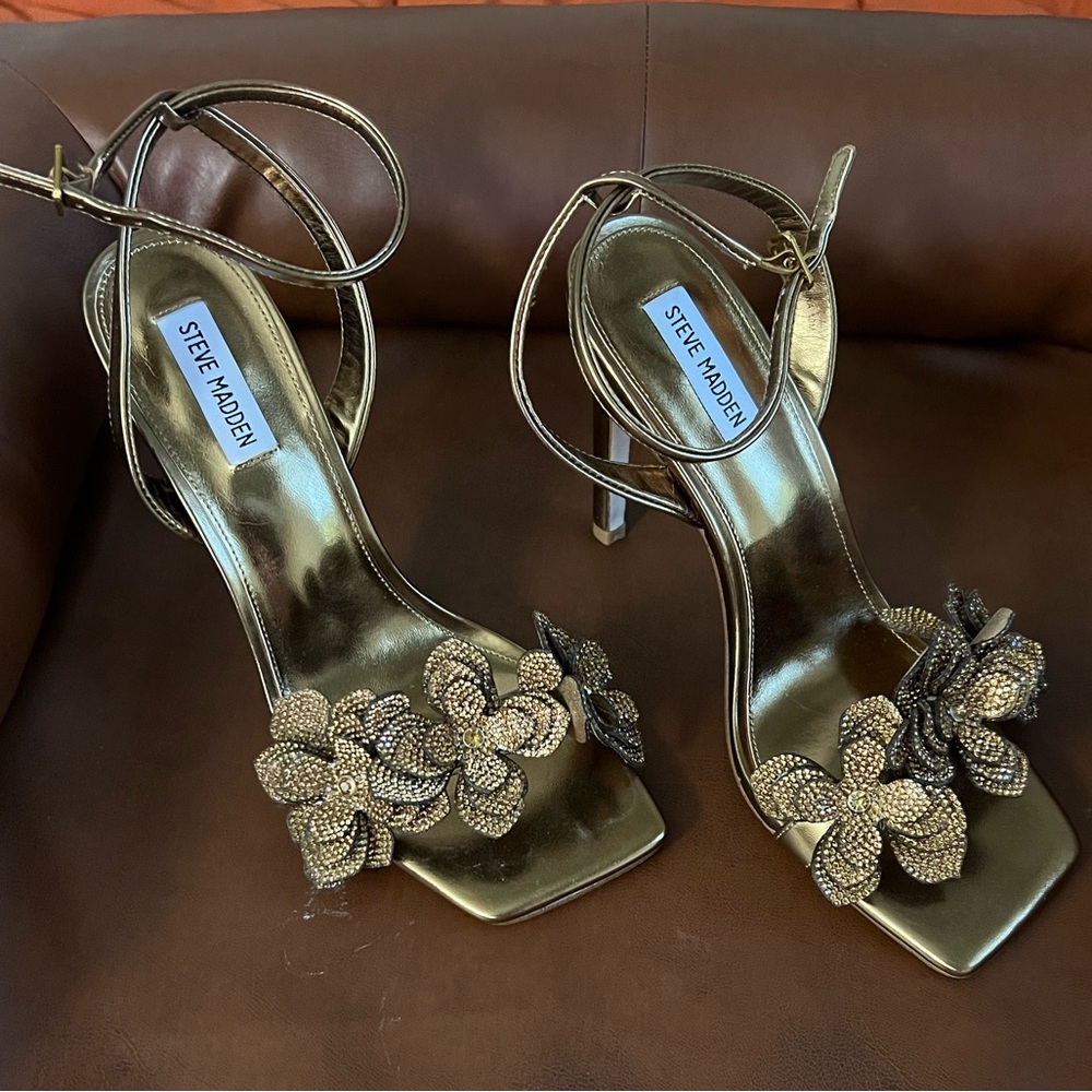 Steve Madden. Strappy Sandal. Copper. Size 10.